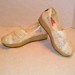 BOBS HIGHLIGHTS AMAZE FROM SKECHERS SZ 6.5